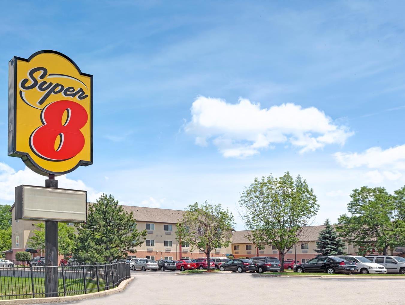 מלון אלק גרוב וילאג' Super 8 By Wyndham Chicago O'Hare Airport מראה חיצוני תמונה