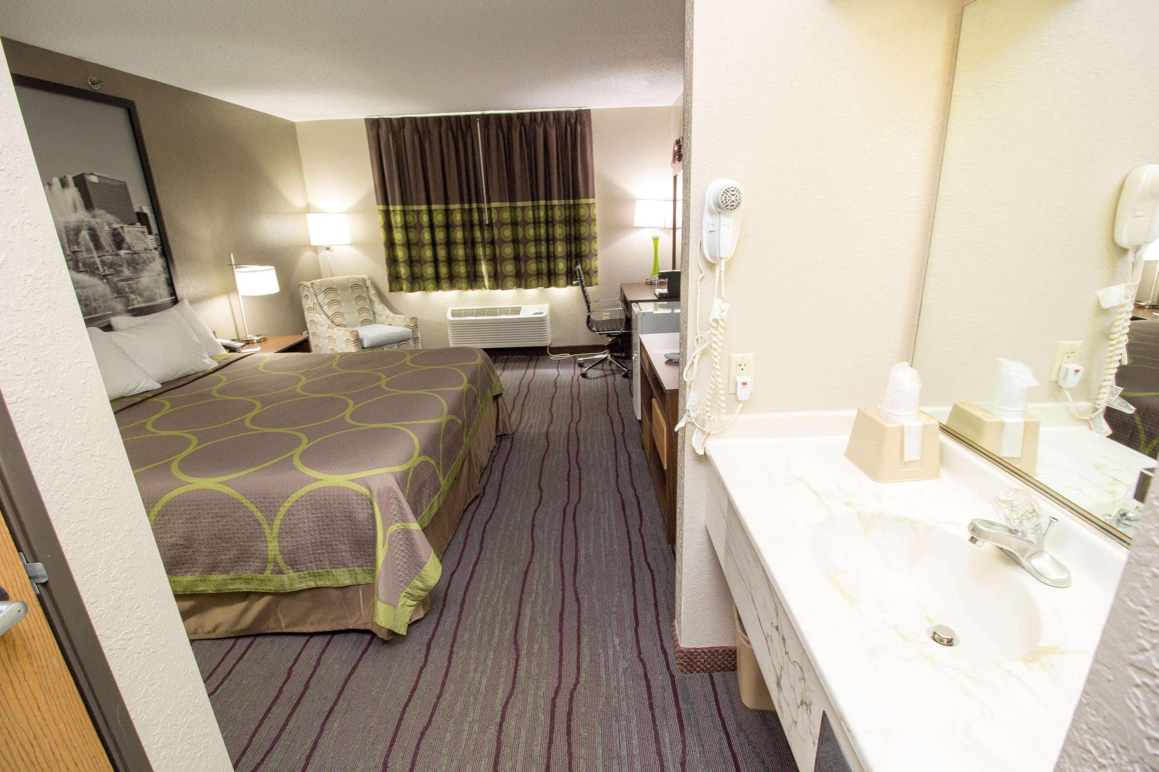 מלון אלק גרוב וילאג' Super 8 By Wyndham Chicago O'Hare Airport מראה חיצוני תמונה