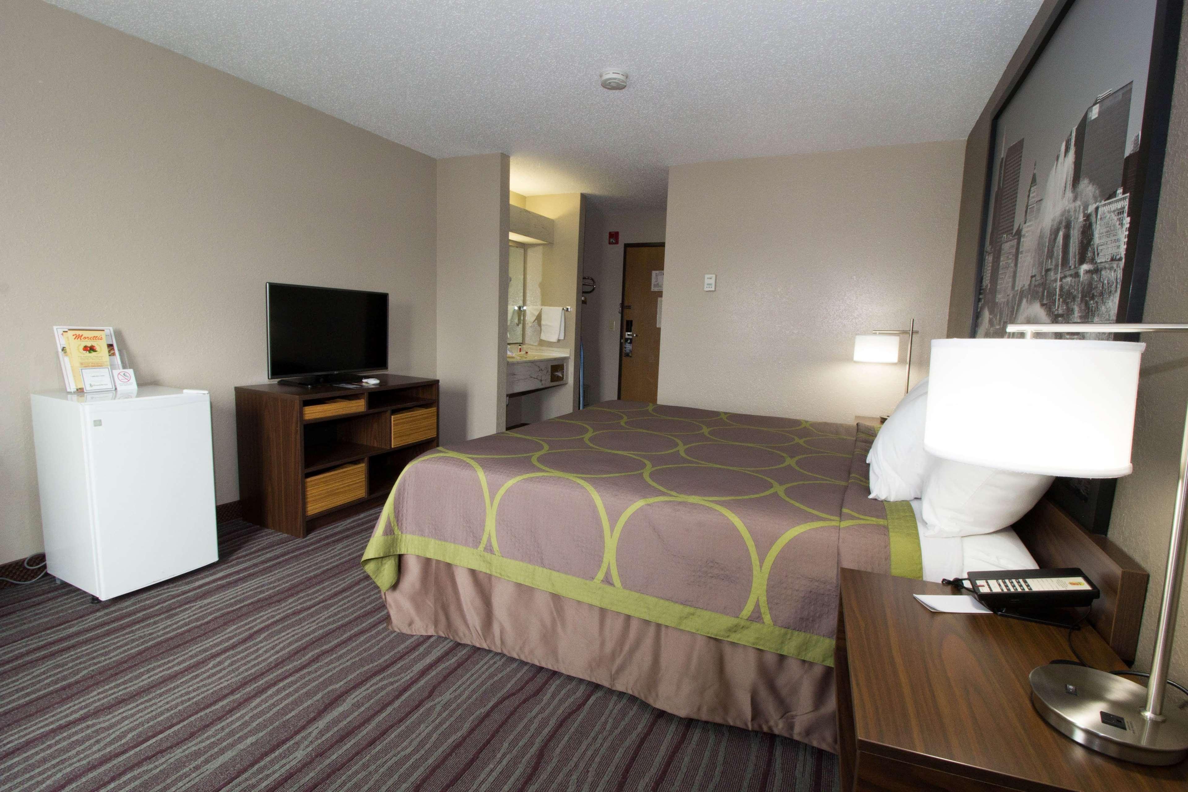 מלון אלק גרוב וילאג' Super 8 By Wyndham Chicago O'Hare Airport מראה חיצוני תמונה