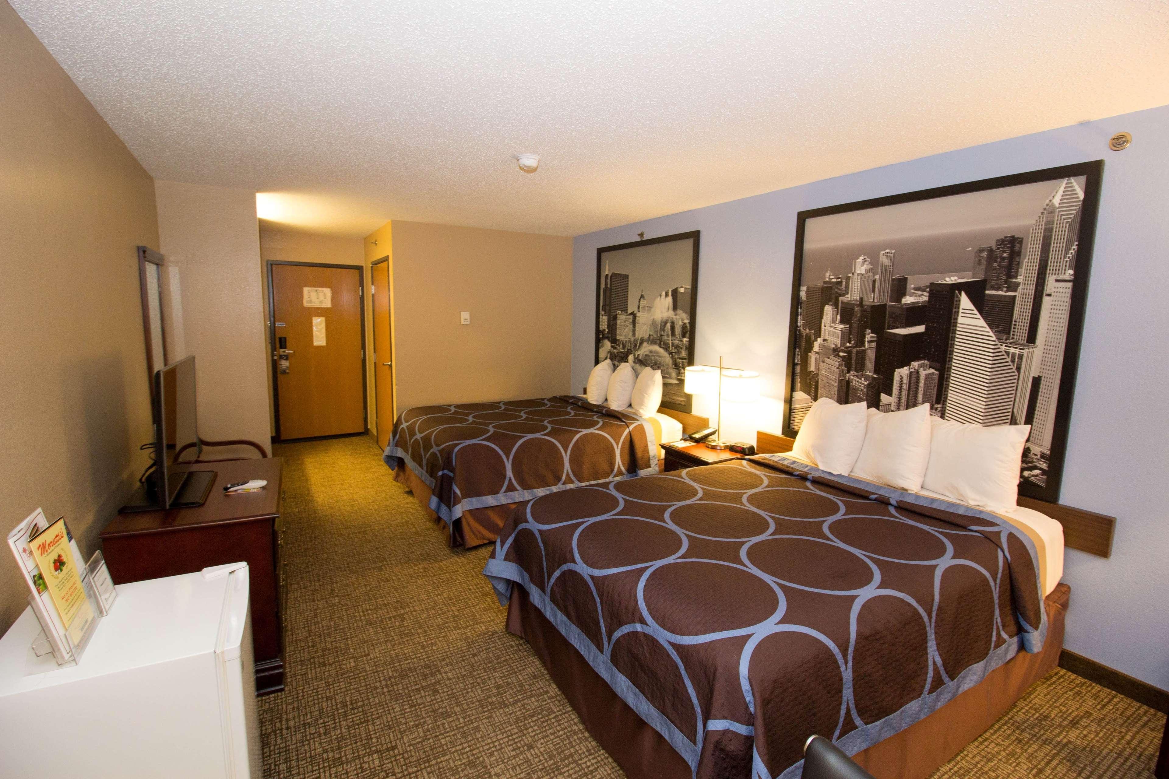 מלון אלק גרוב וילאג' Super 8 By Wyndham Chicago O'Hare Airport מראה חיצוני תמונה