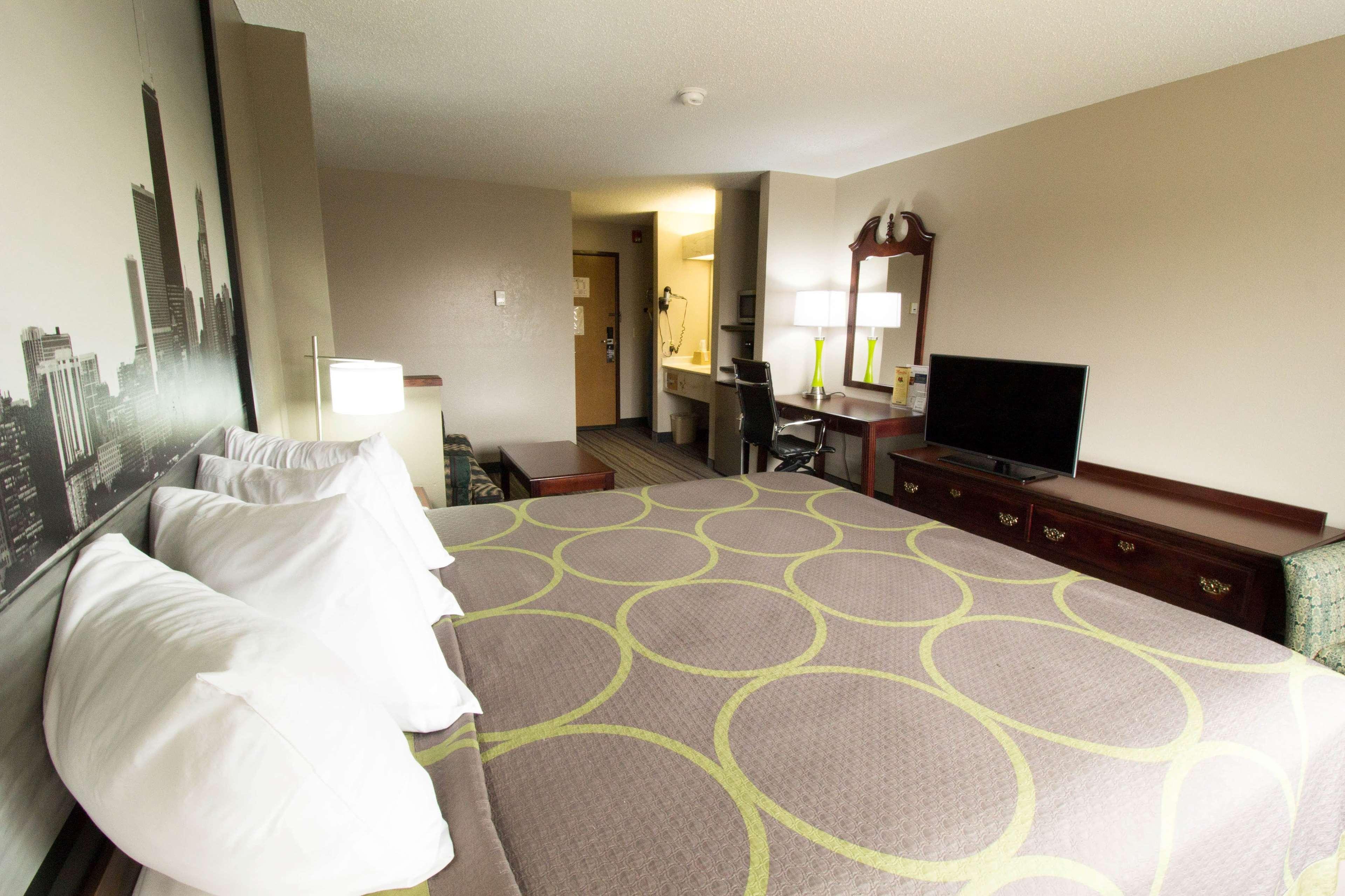 מלון אלק גרוב וילאג' Super 8 By Wyndham Chicago O'Hare Airport מראה חיצוני תמונה