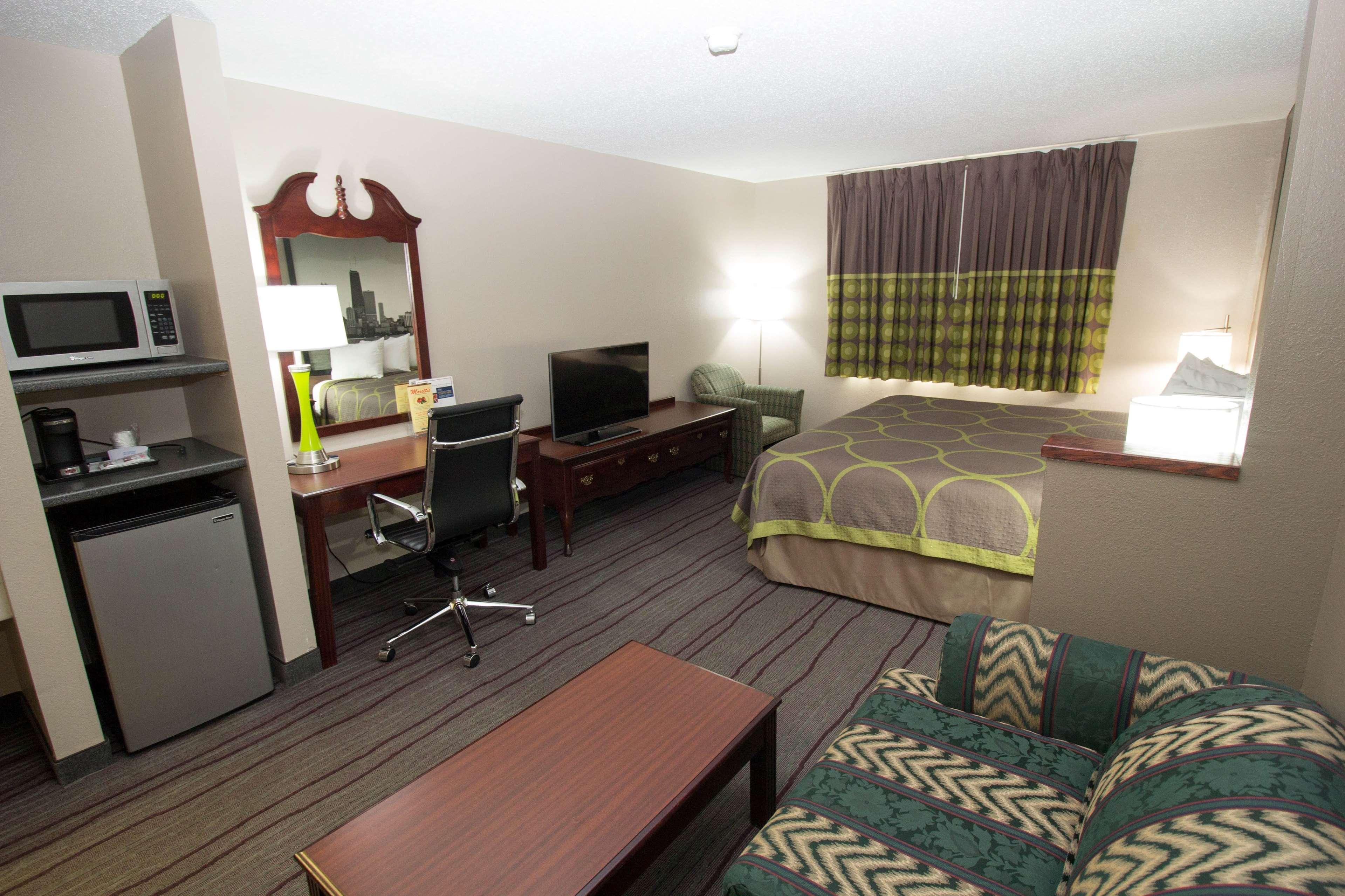 מלון אלק גרוב וילאג' Super 8 By Wyndham Chicago O'Hare Airport מראה חיצוני תמונה