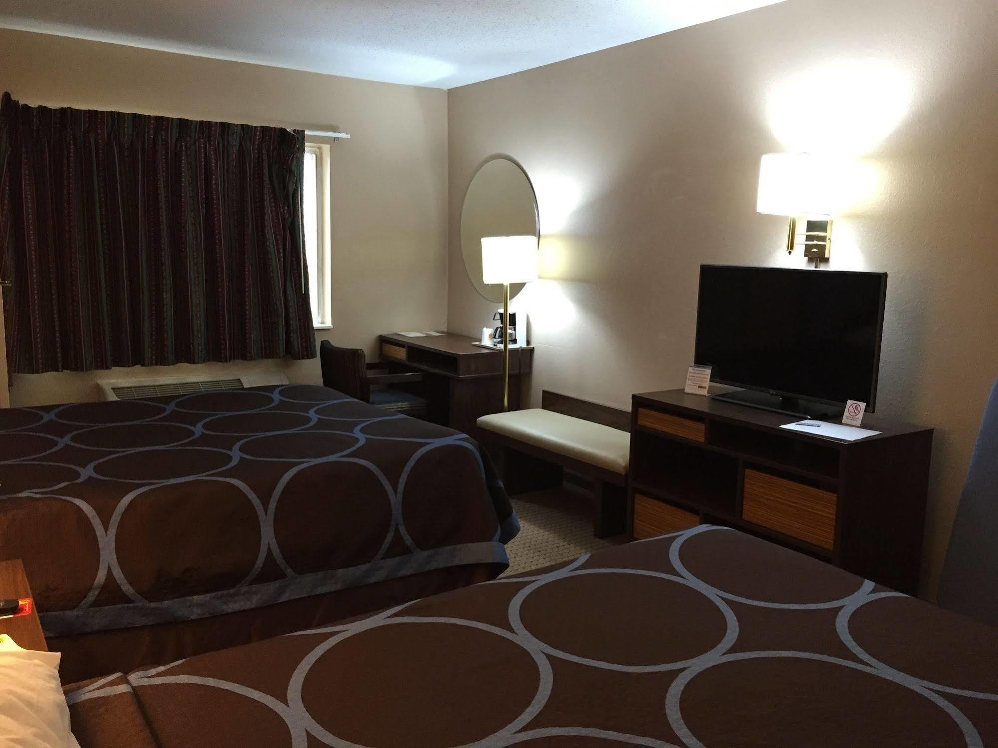 מלון אלק גרוב וילאג' Super 8 By Wyndham Chicago O'Hare Airport מראה חיצוני תמונה